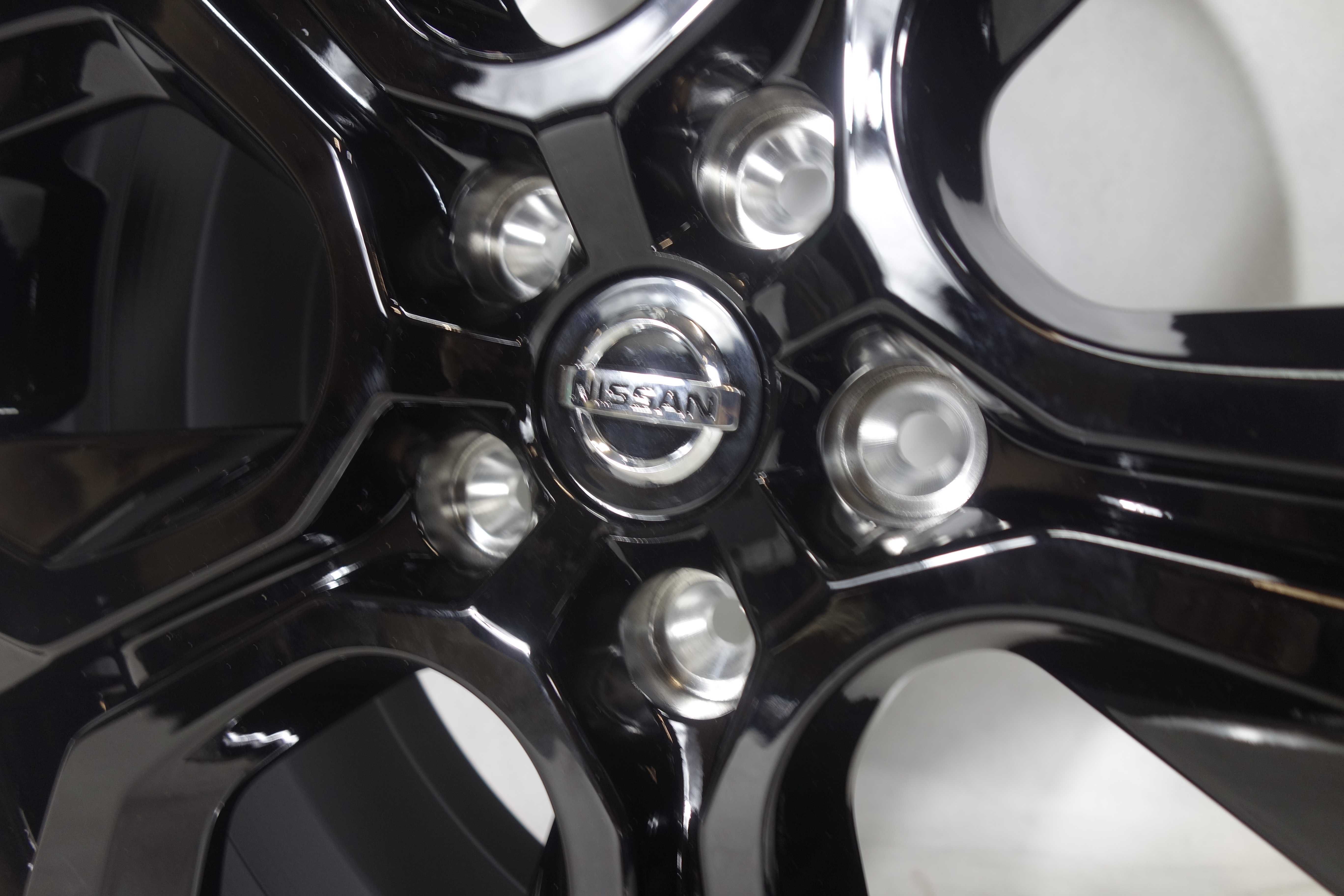 NOWE Alufelgi 18" 5x114,3 Nissan Juke Leaf Qashqai X-Trail Czarne 819