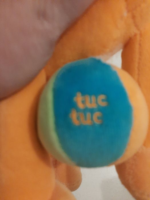 Brinquedos Chicco e Tuctuc.