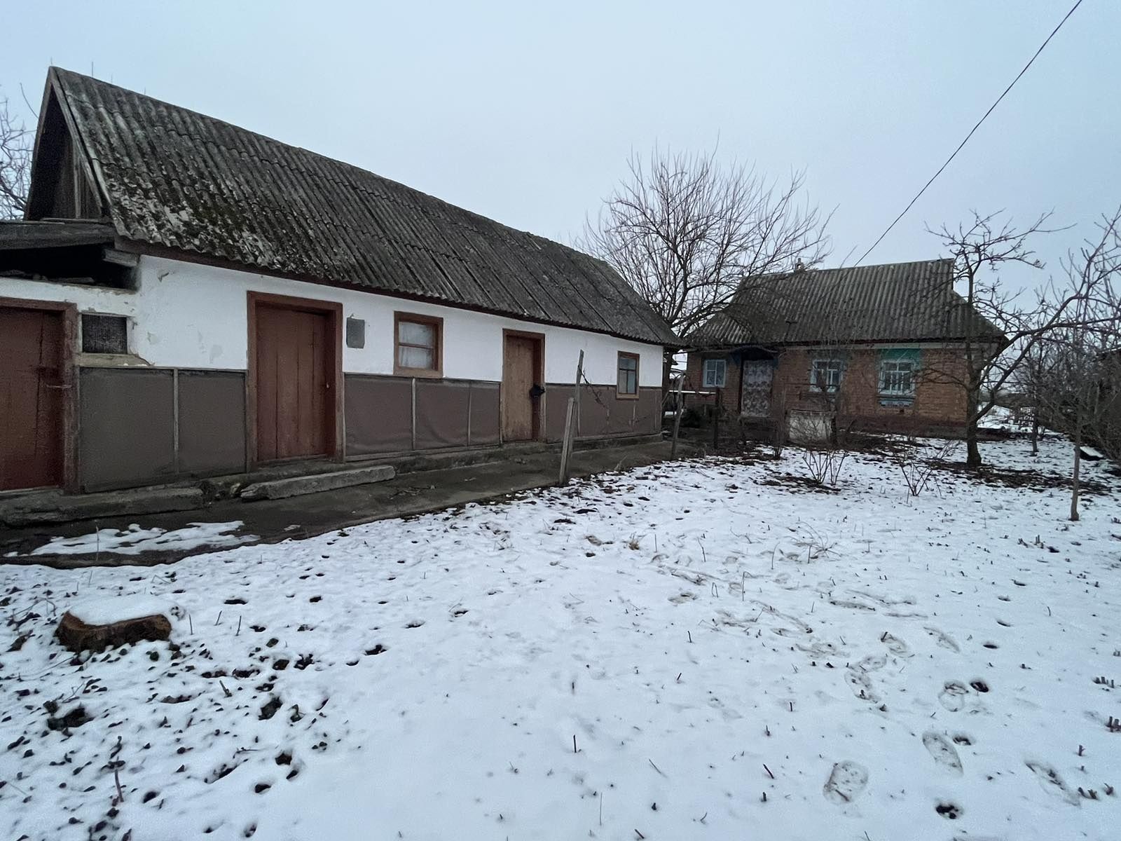 Продам житловий будинок з земельною ділянкою в селі Малі Крушлинці