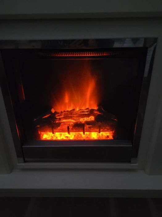 Kominek w obudowie ledowy