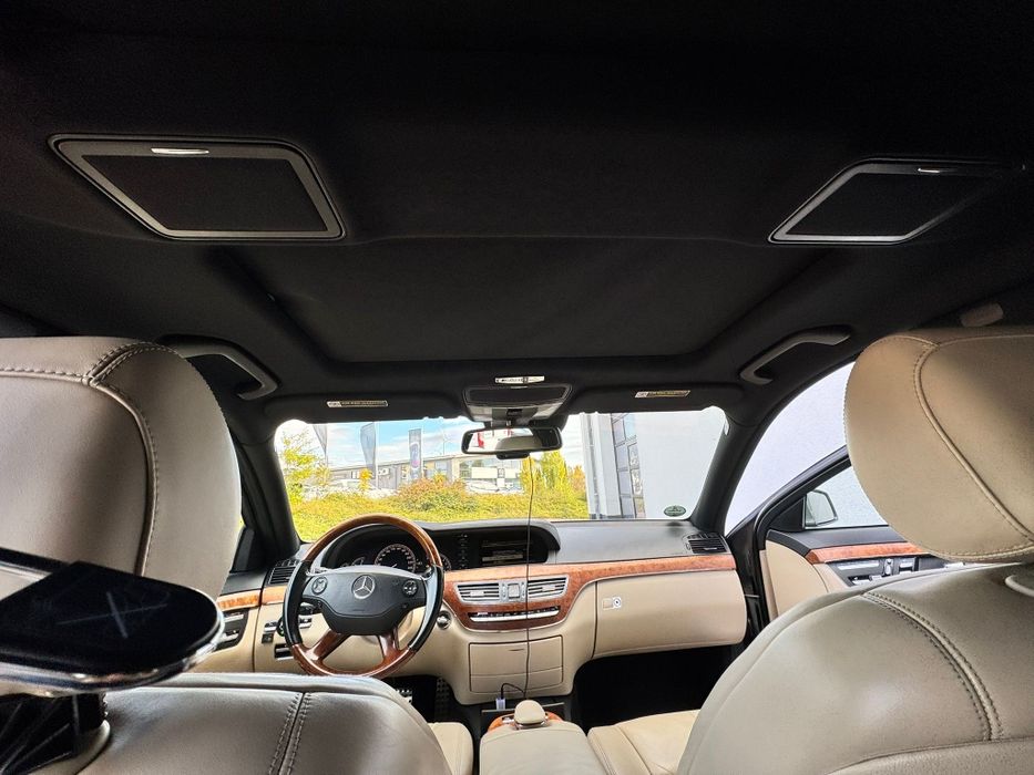 Продам Mercedes-Benz W221 S550