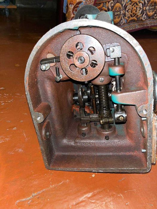 Машина швейная промышленная класса 10-Б (головка)