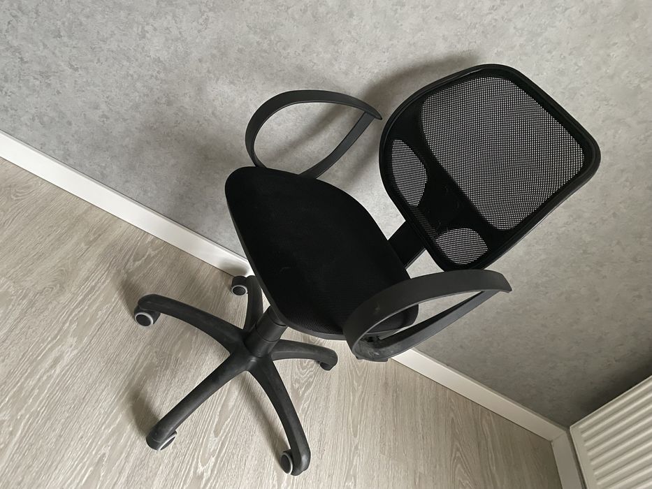 Офісне крісло стілець на колесах стул офисный кресло крестовина газлиф