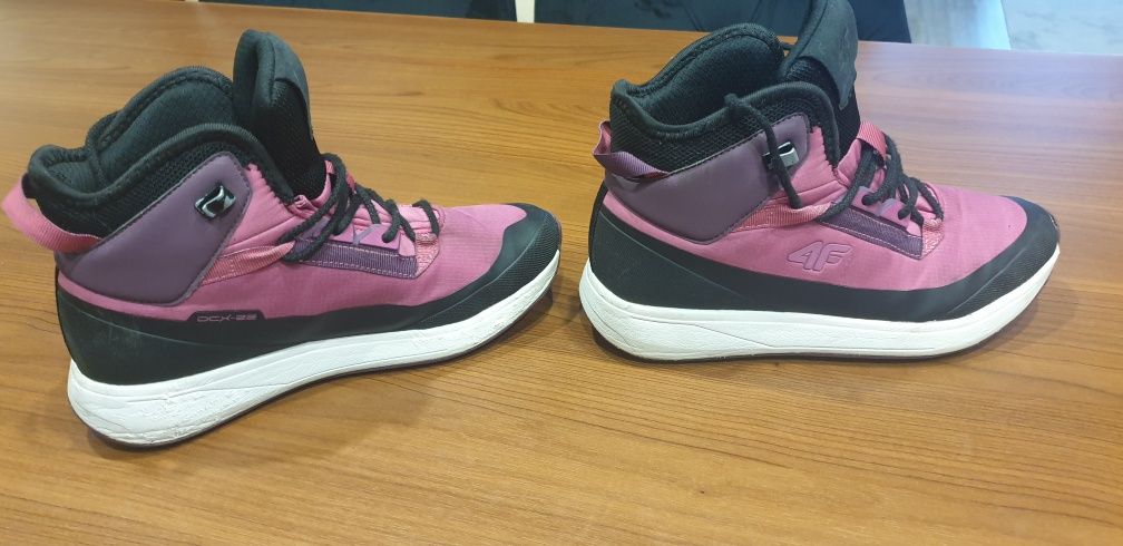 Sprzedam buty damskie dziewczęce 4F r 36