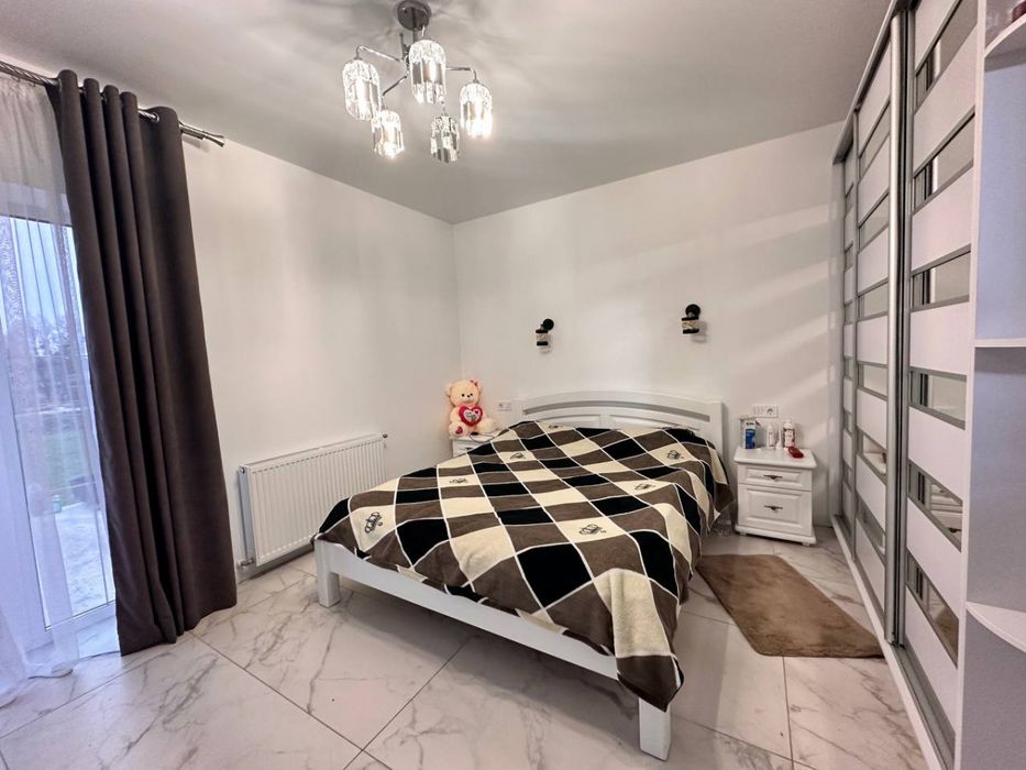 Продаж окремо стоячого будинку біля Винник, с під