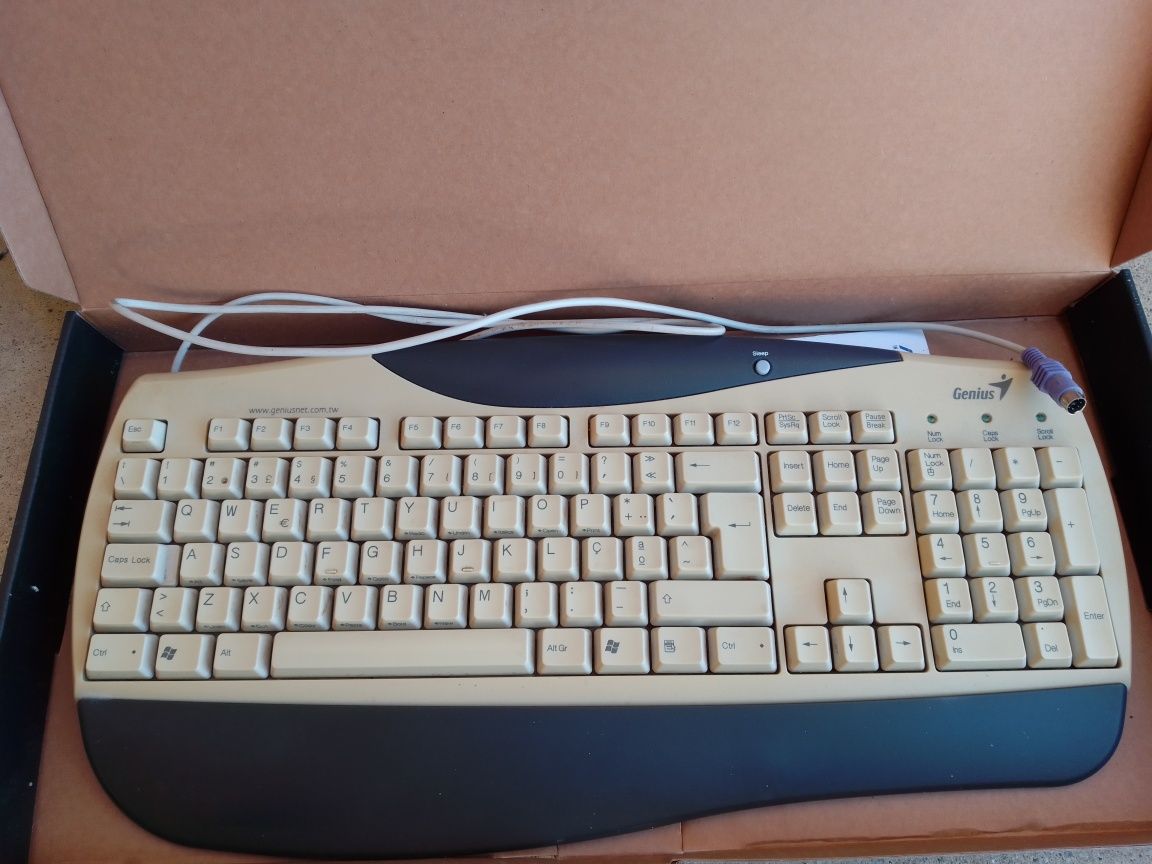 Vendo teclado usado genius para PC como novo