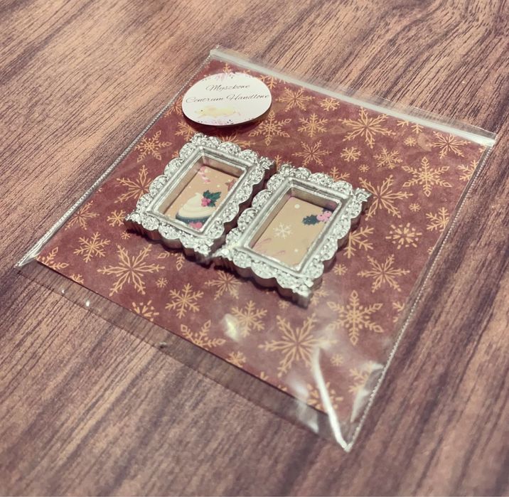 Dwa obrazki w srebrnej ramce dla myszek maileg lalek barbie sylvanian