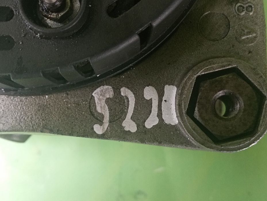 Генератор 1.9 Renault Trafic 2 Opel Vivaro Трафик Виваро Разборка Т2