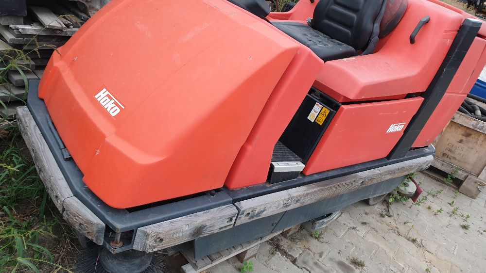 SZOROWARKA HAKO B 1100 zamiatarka maszyna czyszcząca myjka zamiatarka