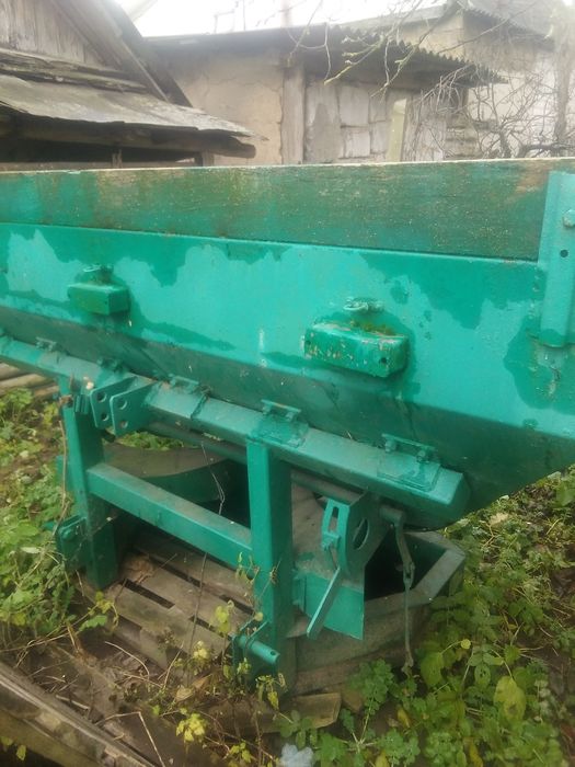 Розкидав міндобрива МВД 1000