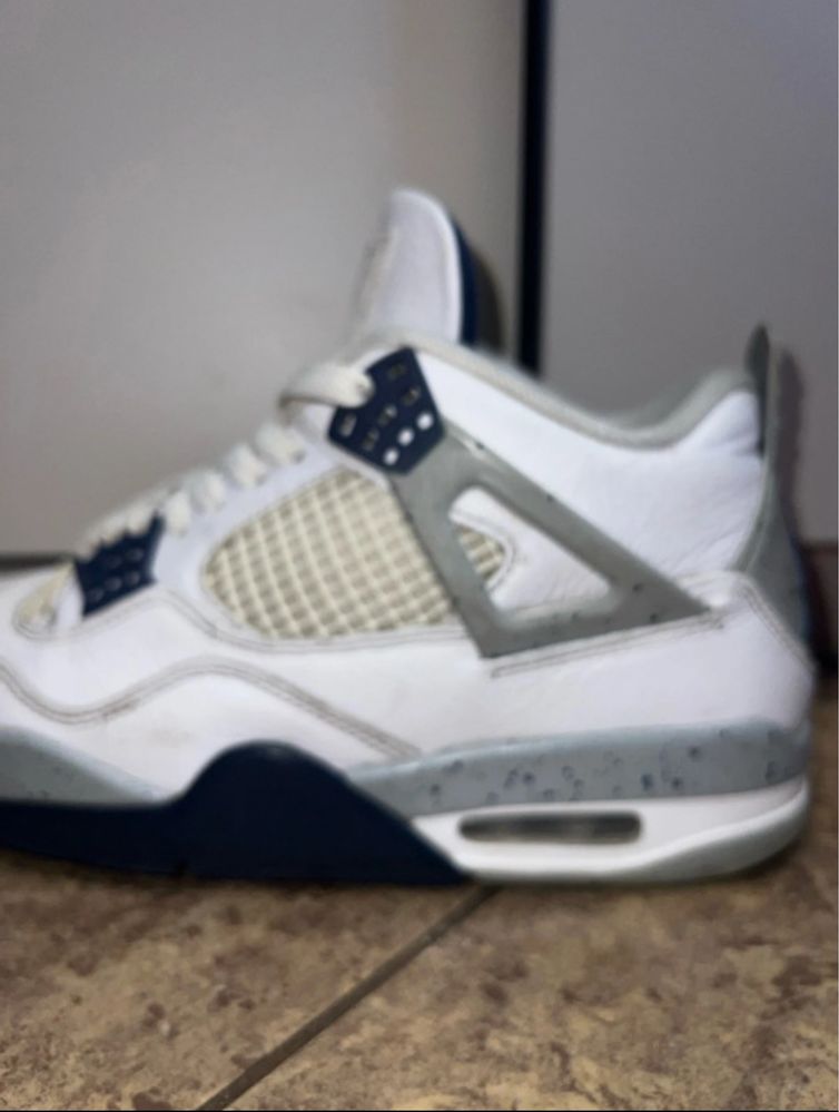 Air Jordan 4 Retro Midnight Navy