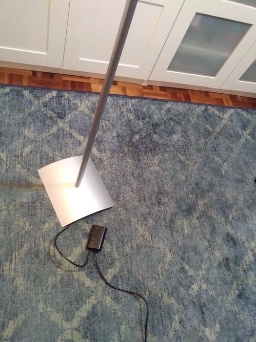 Vendo conjunto de candeeiros / Teto e pé prateado c/regulação lúmens