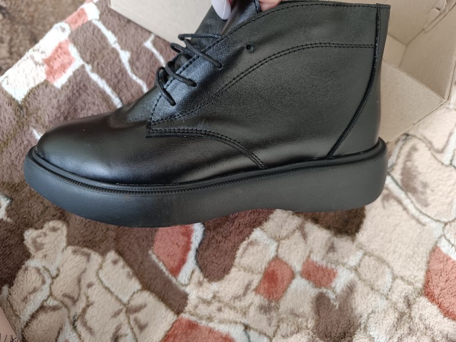 Шкіряні нові весняні ботінки