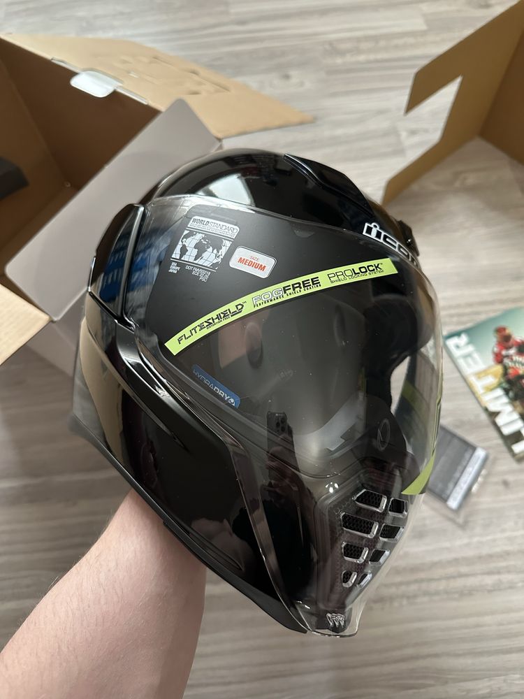 Мотциклетный шлем Icon Airflite Gloss Solids Black Helmet 0101-10856