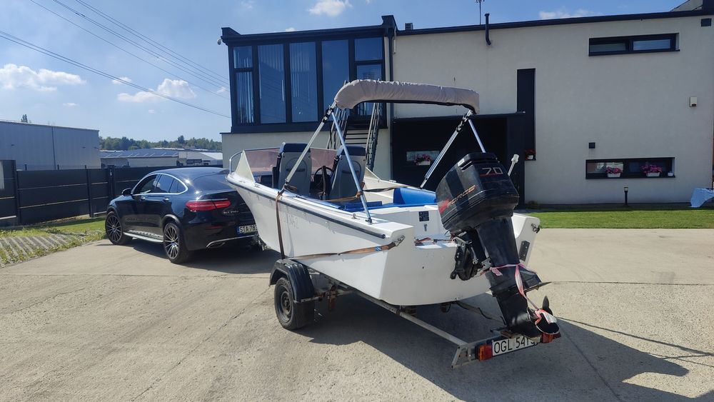 Motorówka silnik zaburtowy wieża 70 koni Uszkodzony kadlub