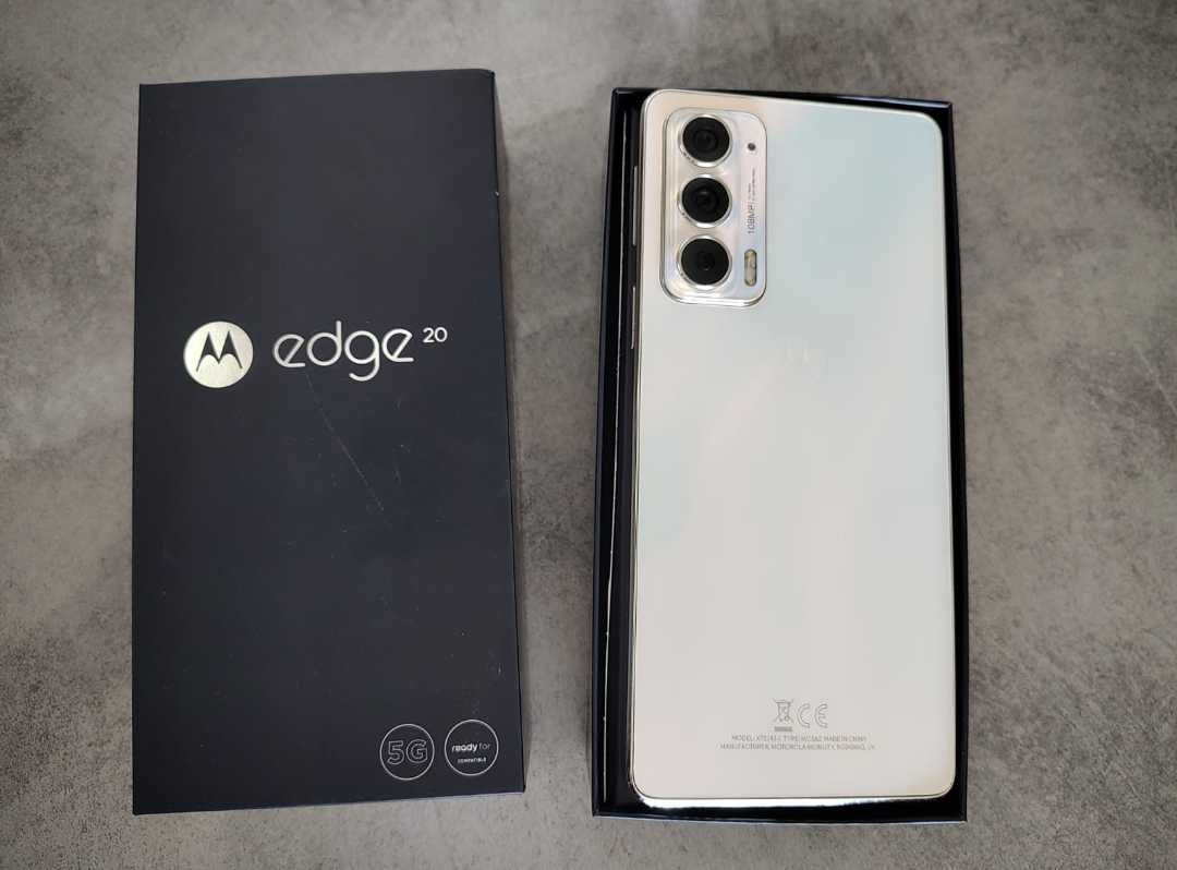Zadbana Motorola Edge 20