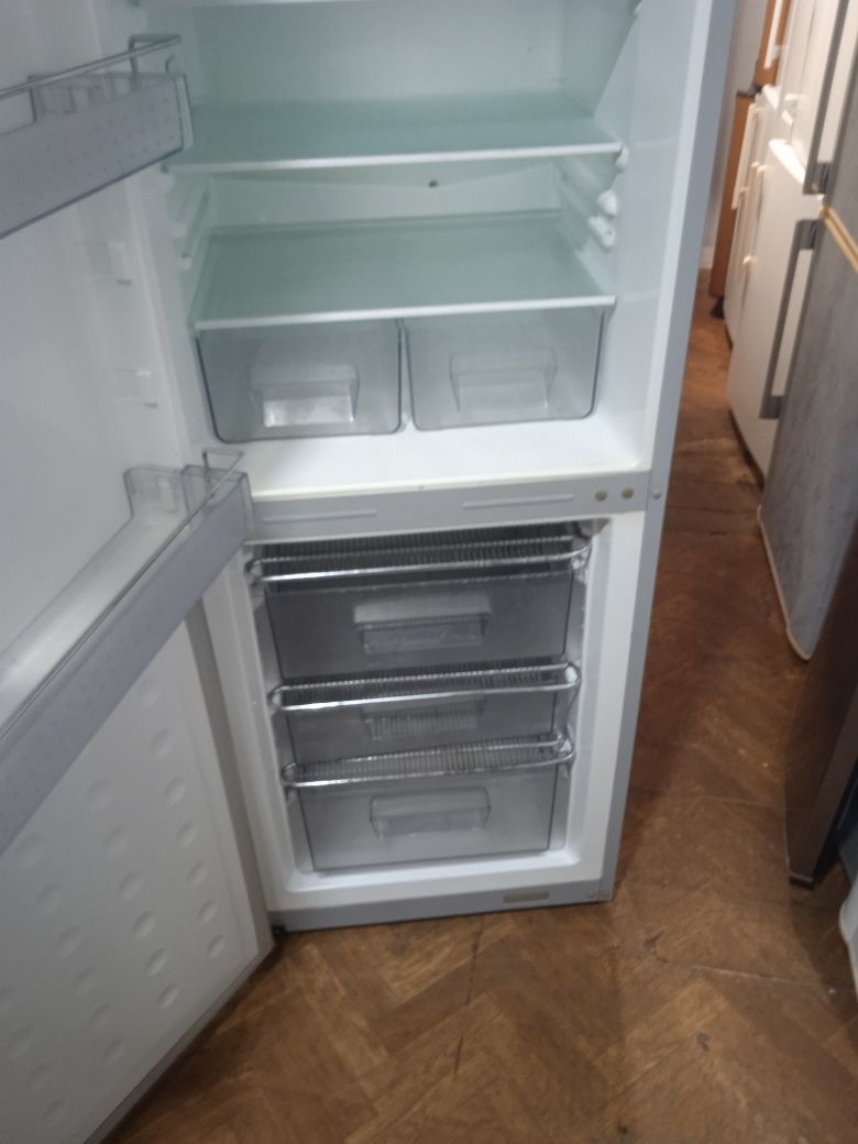 Холодильник YAMAHA двухкамерный