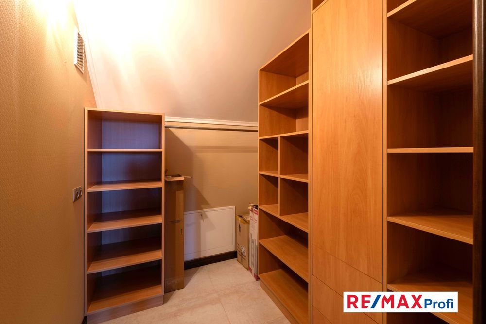 Готовий будинок 260 м2,  12 соток , с. Хотів (поруч Лісники, Чабани)