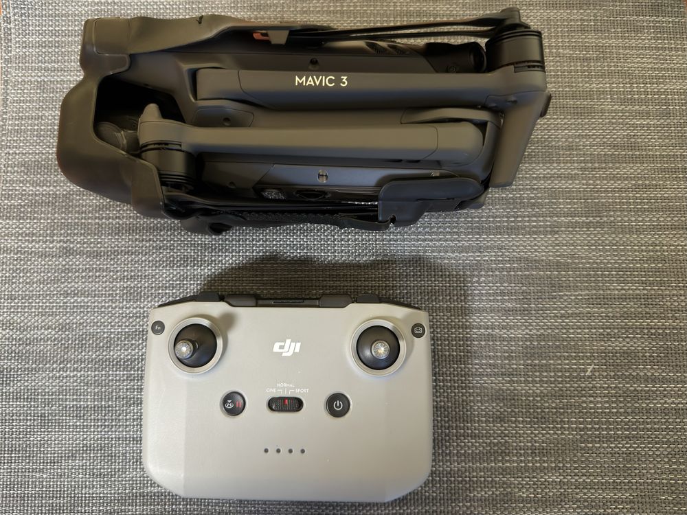 Квадрокоптер DJI Mavic 3