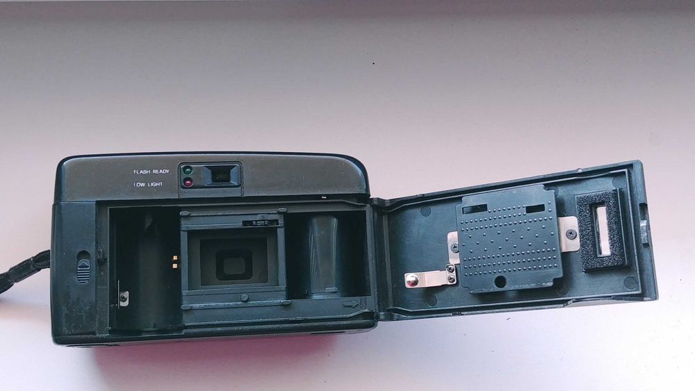 Stary aparat analogowy na klisze  aparat prl vintage analog