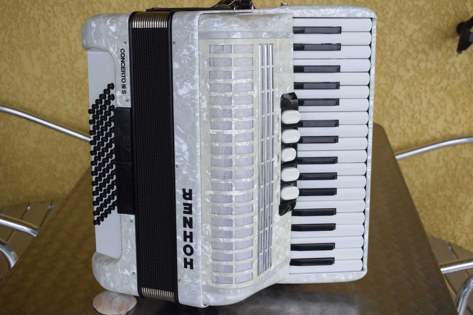 Acordea Hohner Concerto III T 3 Voz 72 Baixos,
