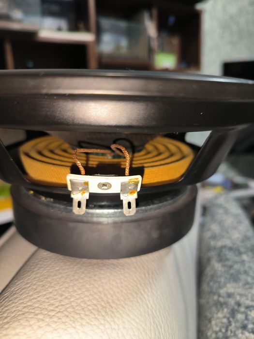 Динамик сабвуфера фирмы Alphard