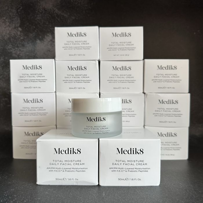 АКЦІЙНА ПРОПОЗИЦІЯ крем Total Moisture Daily Facial Cream Medik8 новий