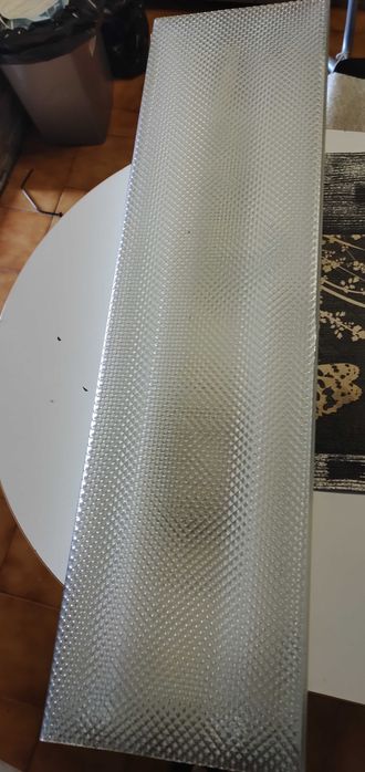 Candeeiro teto  novo
Armaduras com lampadas
vendo 
Para desocup