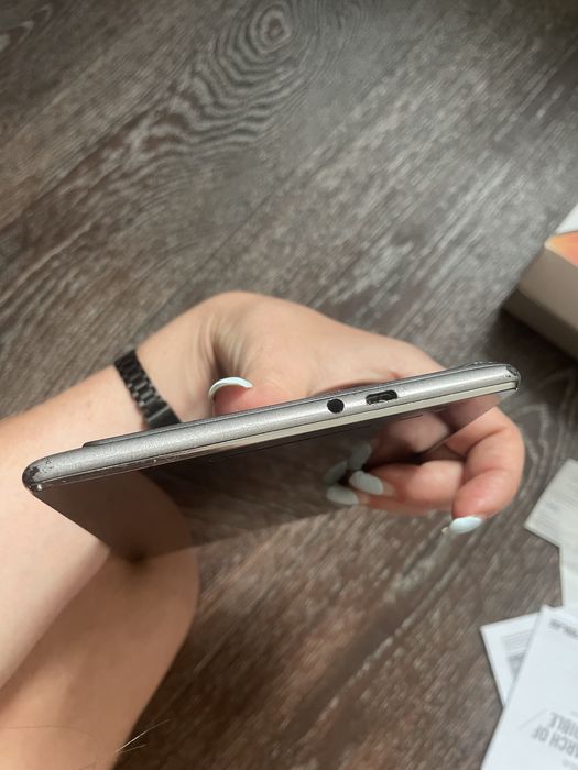 Продам планшет Asus zen pad