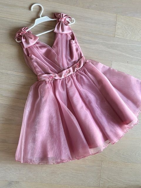 Różowa sukienka balowa dla dziewczynki 122-128