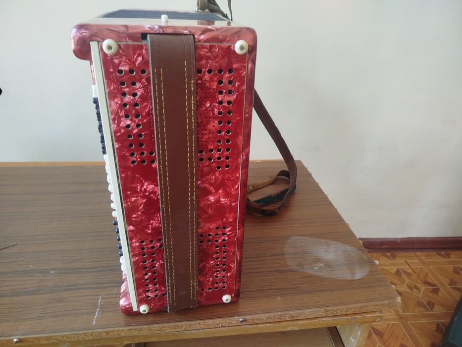 Продам баян "Ростов".