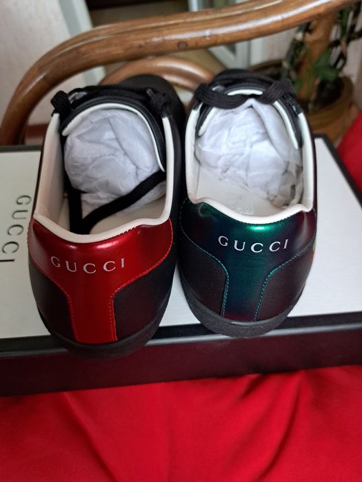 Кроссовки фирменные