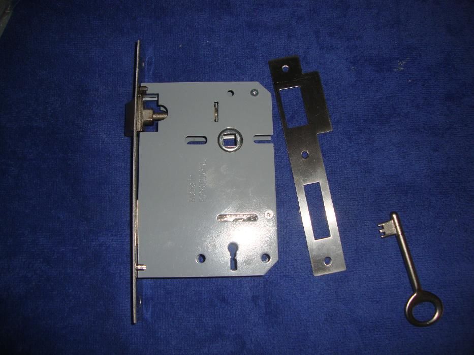 Fechaduras com chave (5 unidades novas)