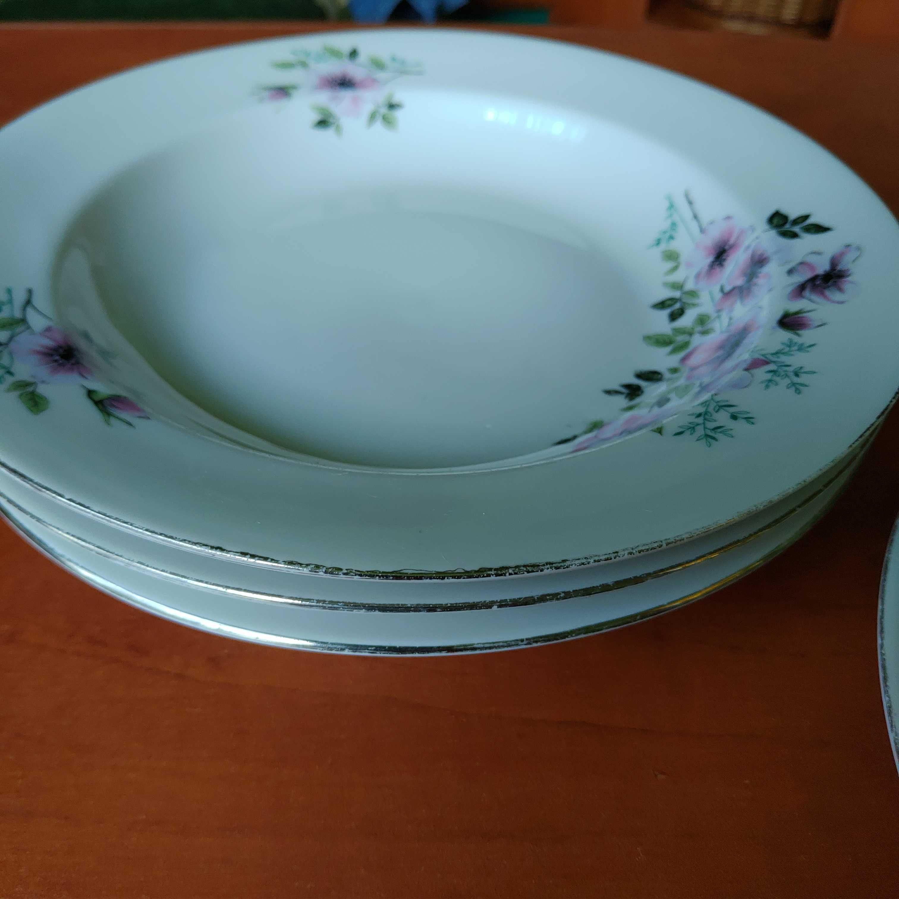 Talerze obiadowe fabryki porcelany Karolina