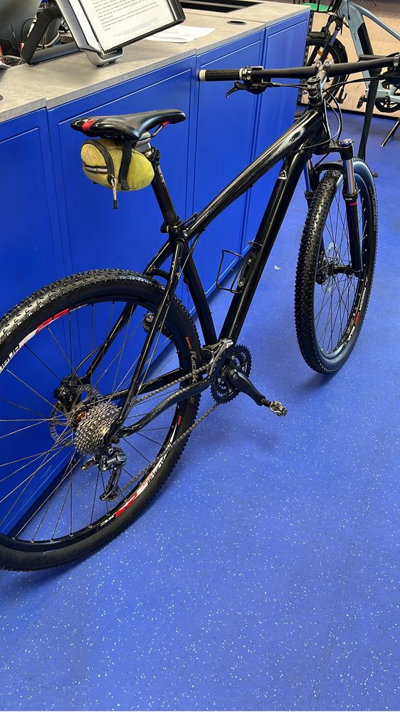 Bicicleta btt roda 29 specialized rockhopper