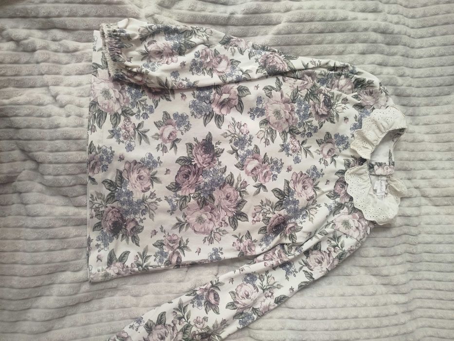 Bluzka 122 newbie kwiaty super stan