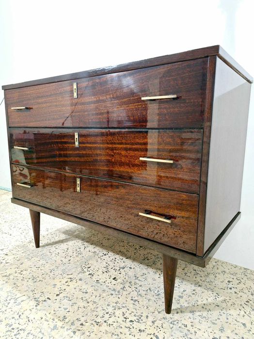 Comoda Vintage de madeira. Vintage Wooden Dresser