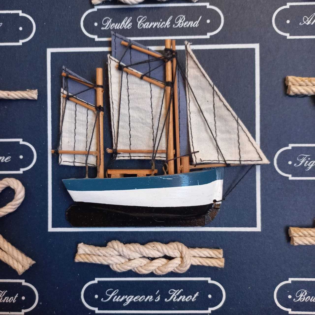 Декор рамка корабель з палубними вузлами у дерев'яній рамці