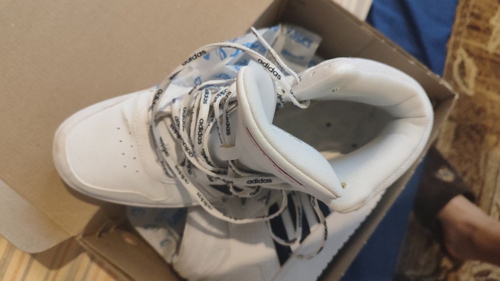 Продам кросівки Адідас, нові