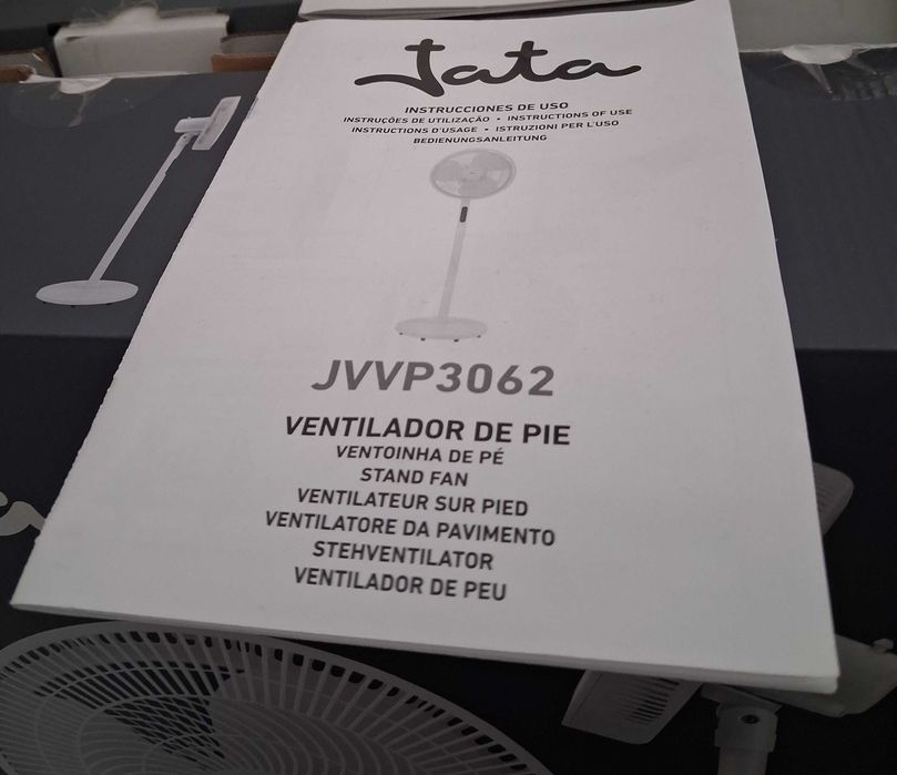 Ventoinha de pé com comando