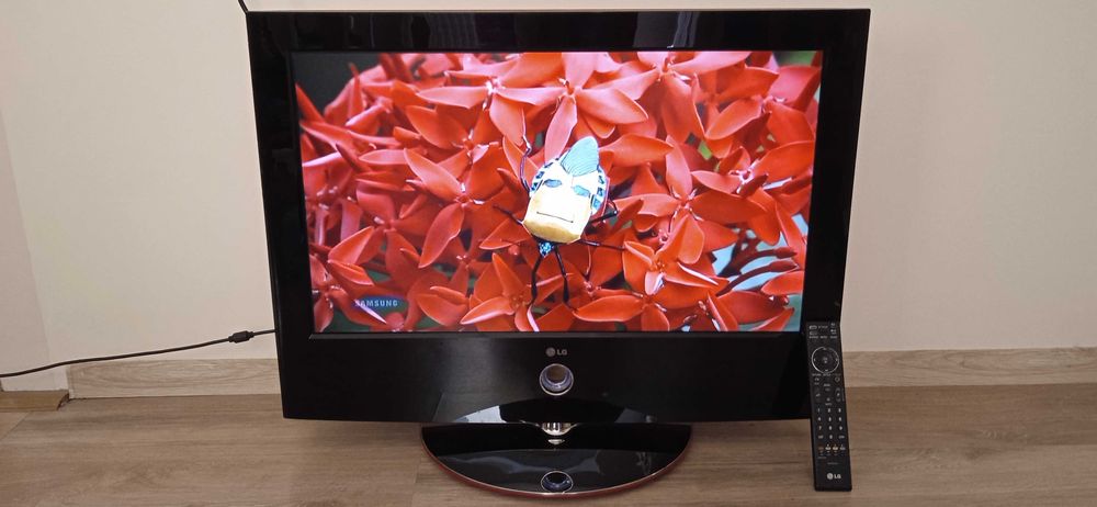 Telewizor 32 cale LG 32LG6000 SCARLET Design