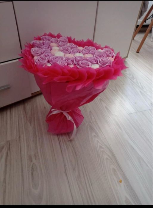 Bukiet z swiec i wstazki