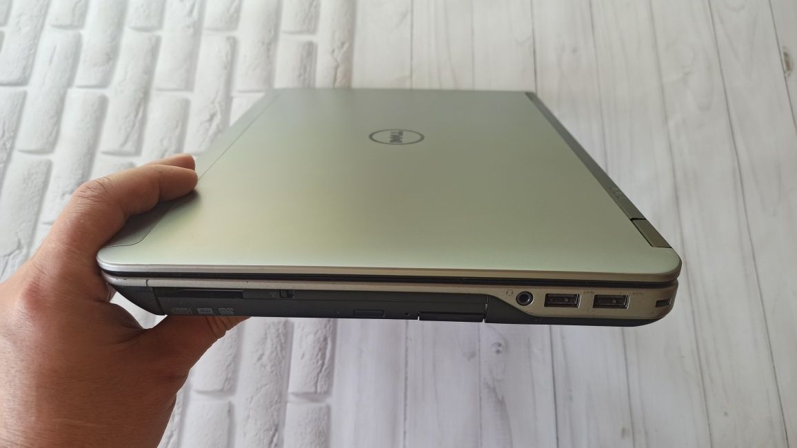 Ноутбук Dell  E6440 14"/i7/8gb E5440 14/i3/8gb N5040 17/M50/4gb