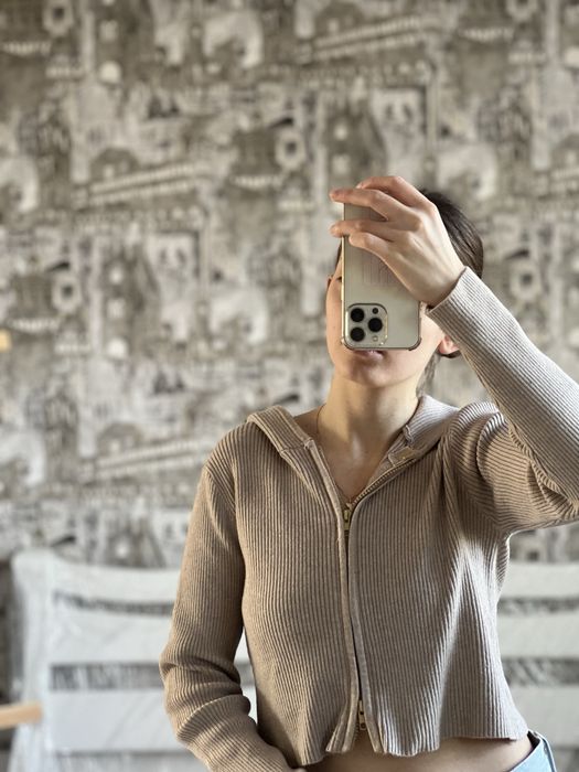 Укорочена кофта в рубчик