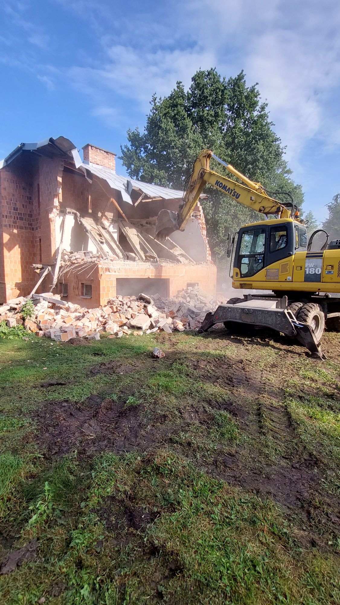 Wyburzenia i rozbiórki ścian oraz budynków