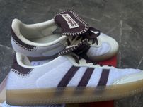 Tenis adidas 38 / branco com riscas bordeaux