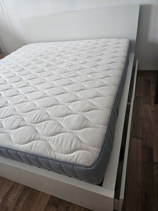 Łóżko Ikea Malm 180/200 z szufladami i materacem 3 letnie