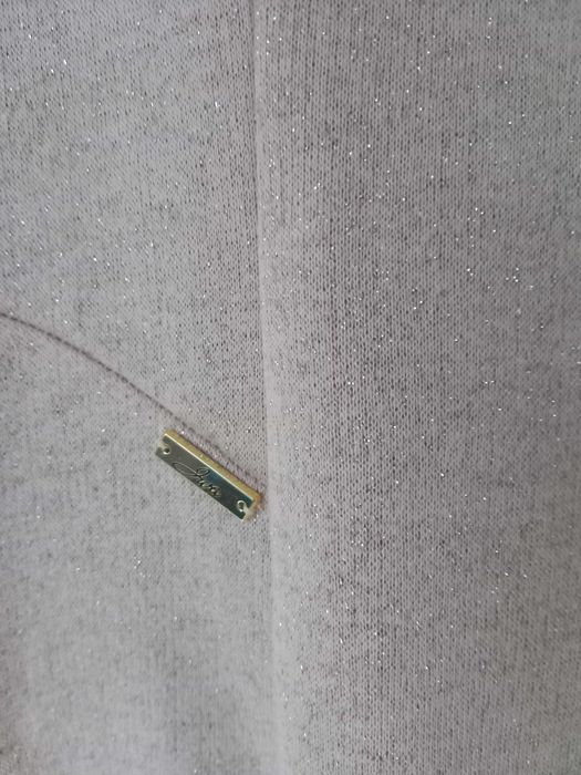 Beżowa elegancka sukienka ze srebrną nitką rozmiar 38