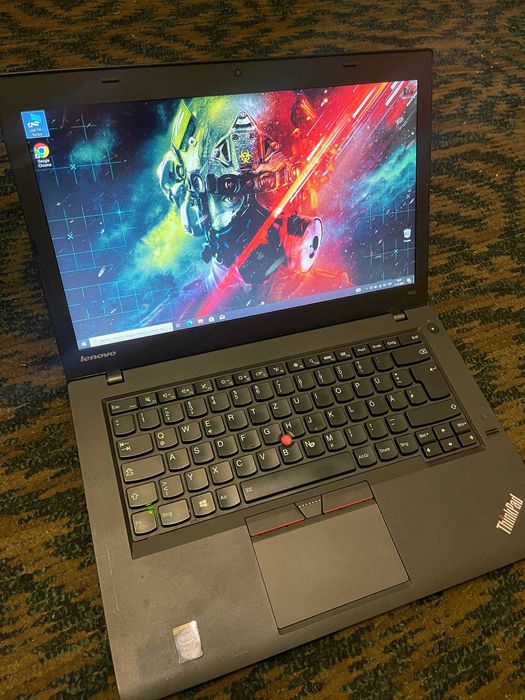 Ігровий ноутбук і5-5300 8 ггб озу відеокарта 4 ггб SDD все працює