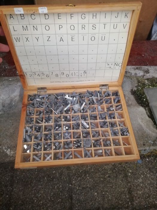 Caixa letras tipografia